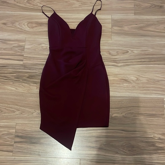 Burgundy dress - Picture 1 of 3